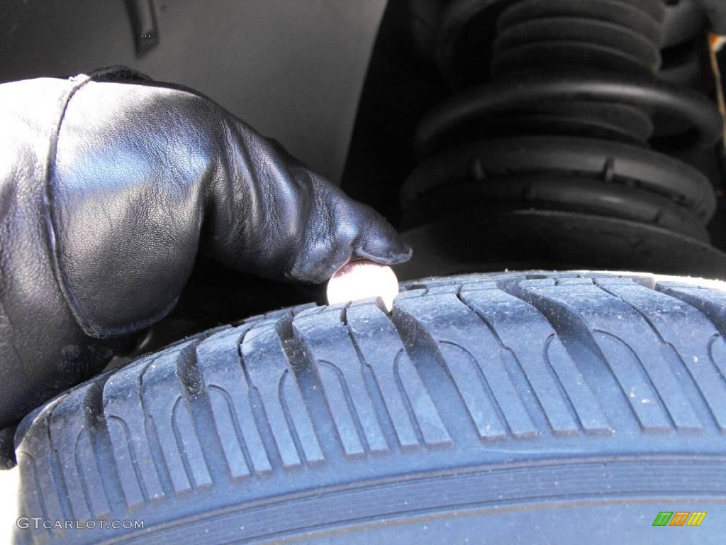 2005 Impala  - Medium Gray Metallic / Medium Gray photo #40