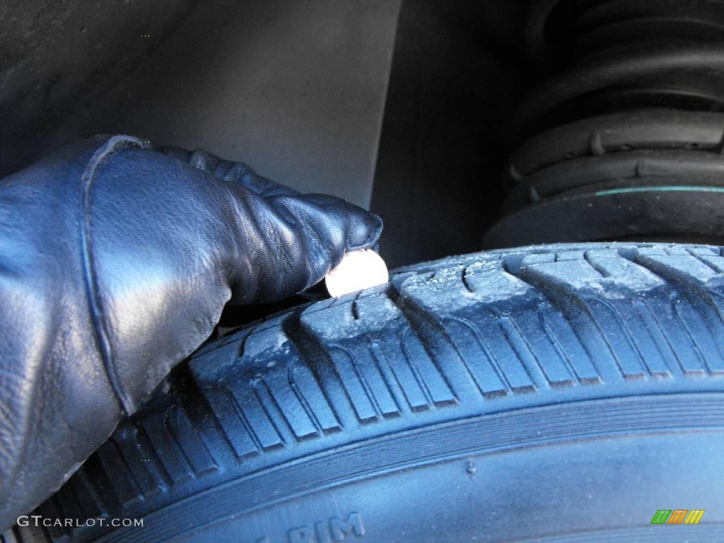 2005 Impala  - Medium Gray Metallic / Medium Gray photo #43