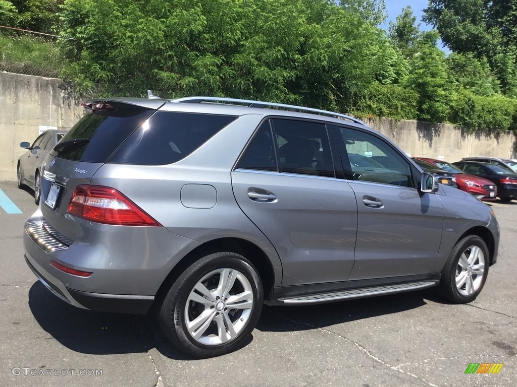 2012 ML 350 4Matic - Palladium Silver Metallic / Almond Beige photo #4