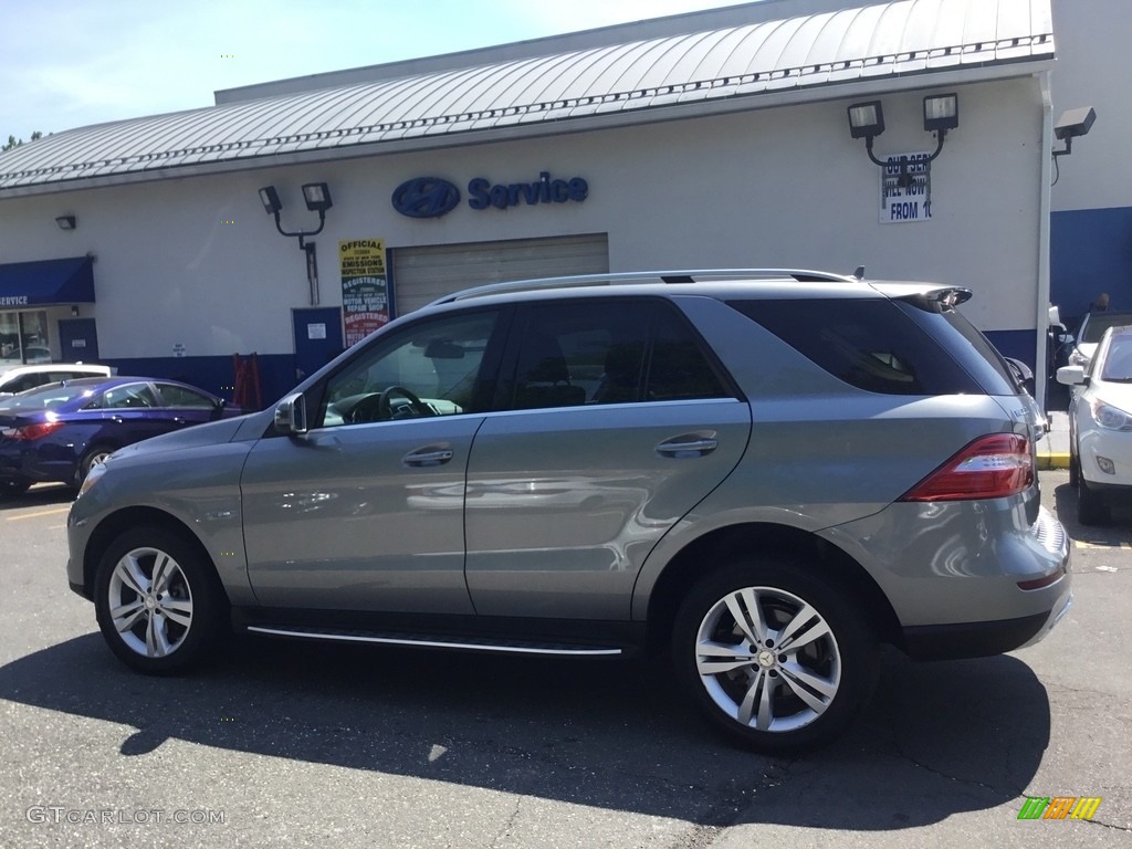 2012 ML 350 4Matic - Palladium Silver Metallic / Almond Beige photo #6