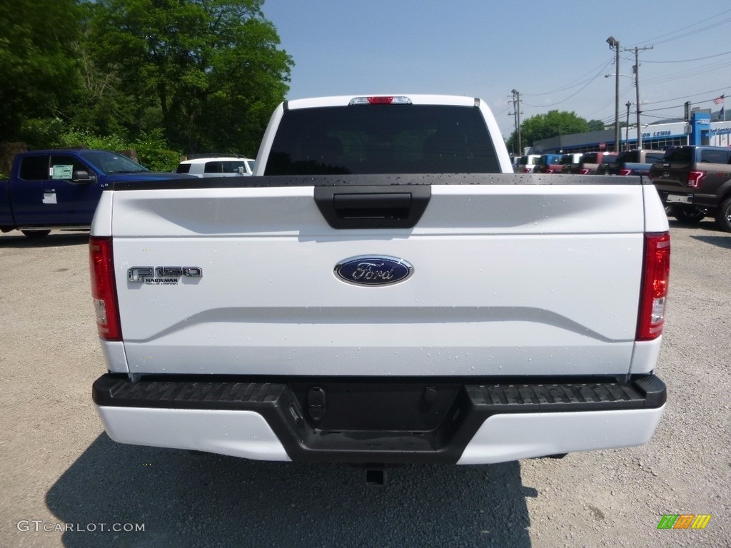 2017 F150 XL SuperCab 4x4 - Oxford White / Earth Gray photo #3