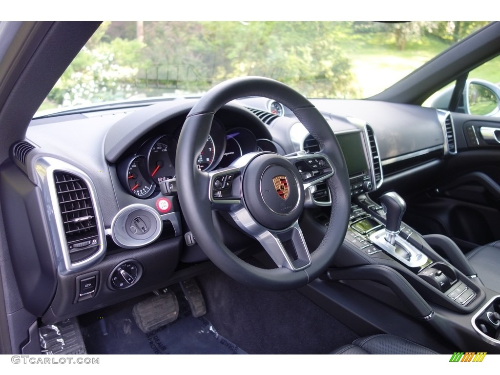 2017 Cayenne Platinum Edition - Rhodium Silver Metallic / Black photo #20