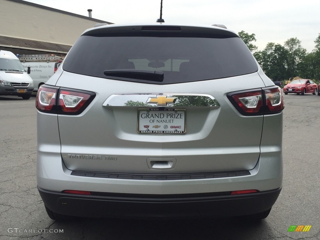 2017 Traverse LS AWD - Silver Ice Metallic / Dark Titanium/Light Titanium photo #5