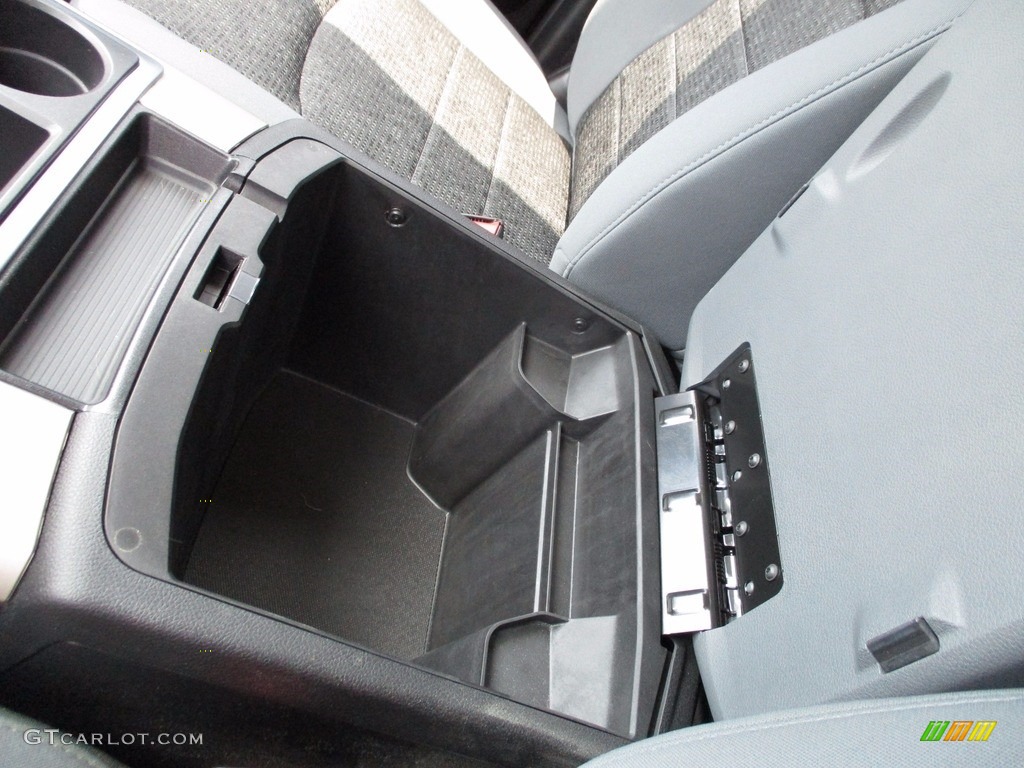 2014 1500 SLT Quad Cab 4x4 - Bright Silver Metallic / Black/Diesel Gray photo #28