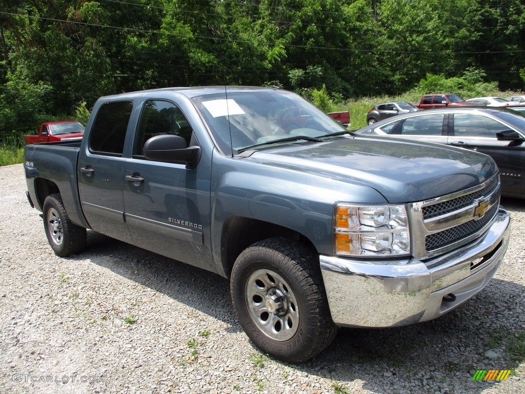 2013 Silverado 1500 LS Crew Cab 4x4 - Blue Granite Metallic / Ebony photo #3