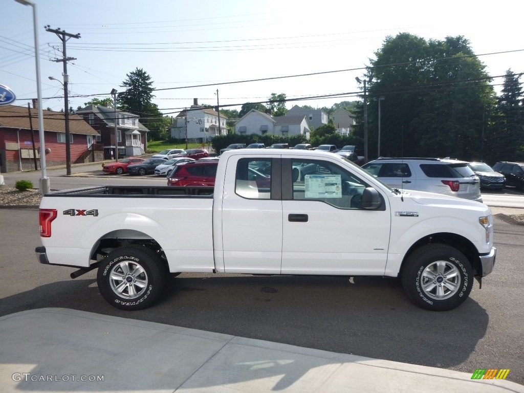 2017 F150 XL SuperCab 4x4 - Oxford White / Earth Gray photo #4