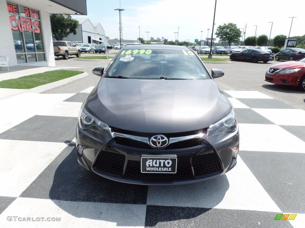 2015 Camry SE - Predawn Gray Mica / Black photo #2