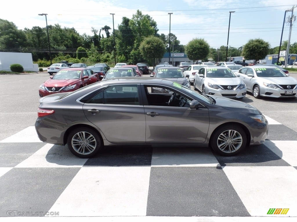 2015 Camry SE - Predawn Gray Mica / Black photo #3