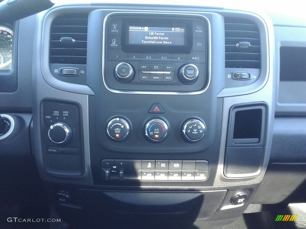 2017 Ram 4500 Tradesman Regular Cab 4x4 Chassis Controls Photo #121051933