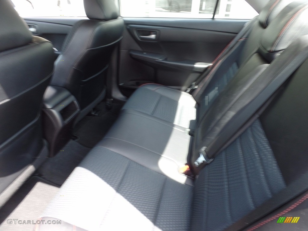 2015 Camry SE - Predawn Gray Mica / Black photo #12