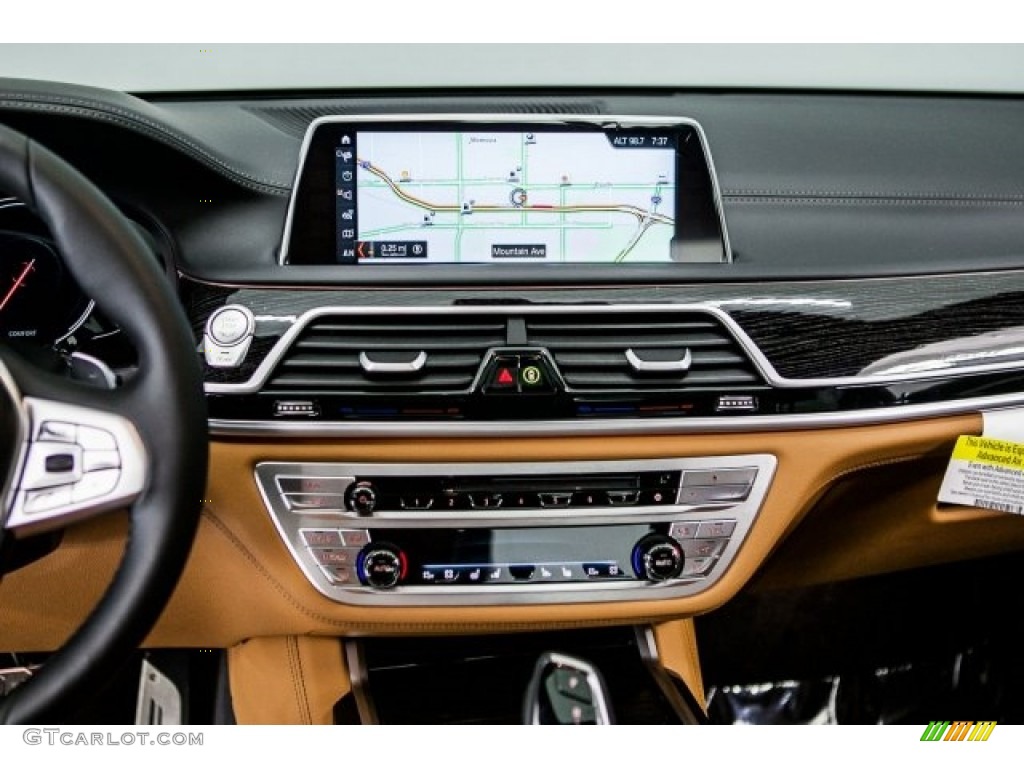 2018 BMW 7 Series 750i Sedan Controls Photo #121057304