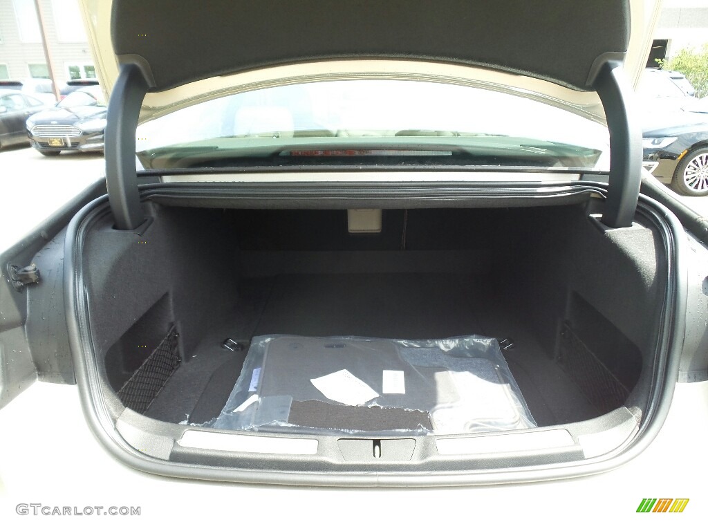 2017 Lincoln Continental Reserve AWD Trunk Photo #121058990