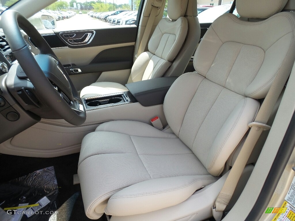 2017 Lincoln Continental Reserve AWD Front Seat Photo #121058999