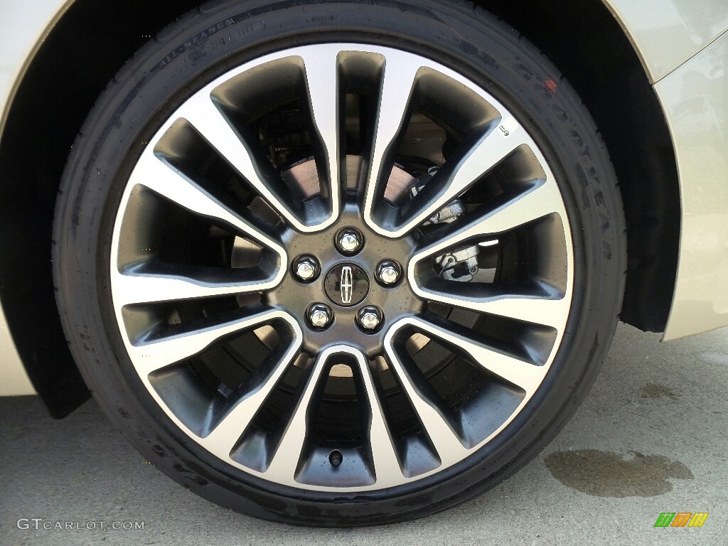 2017 Lincoln Continental Reserve AWD Wheel Photo #121059005