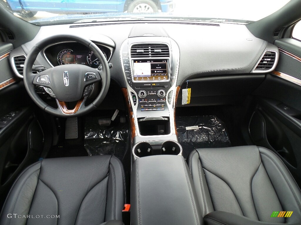 2017 Lincoln MKX Reserve AWD Ebony Dashboard Photo #121061094