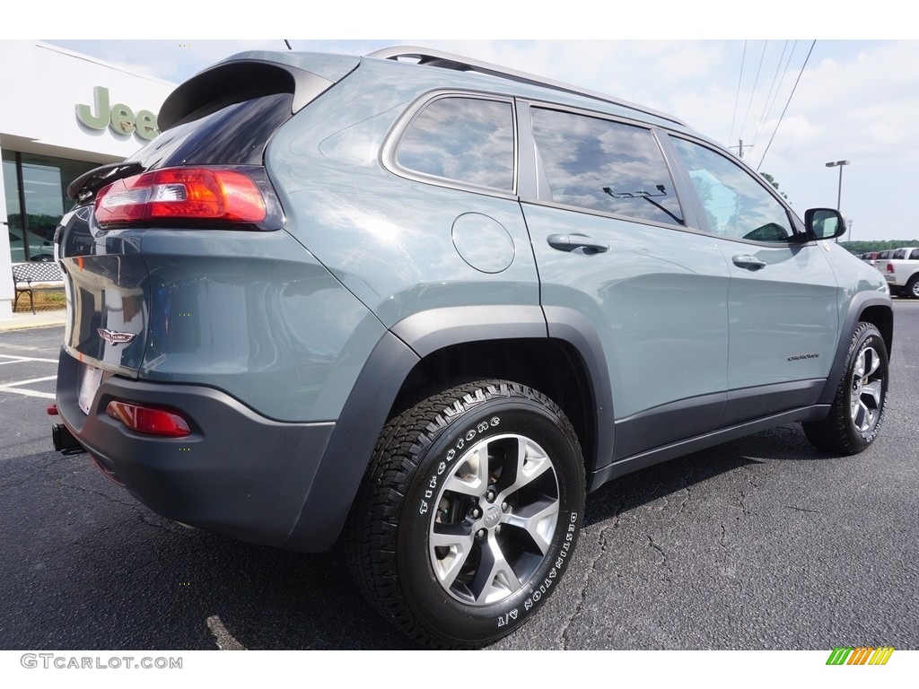 2015 Cherokee Trailhawk 4x4 - Anvil / Trailhawk Black photo #7