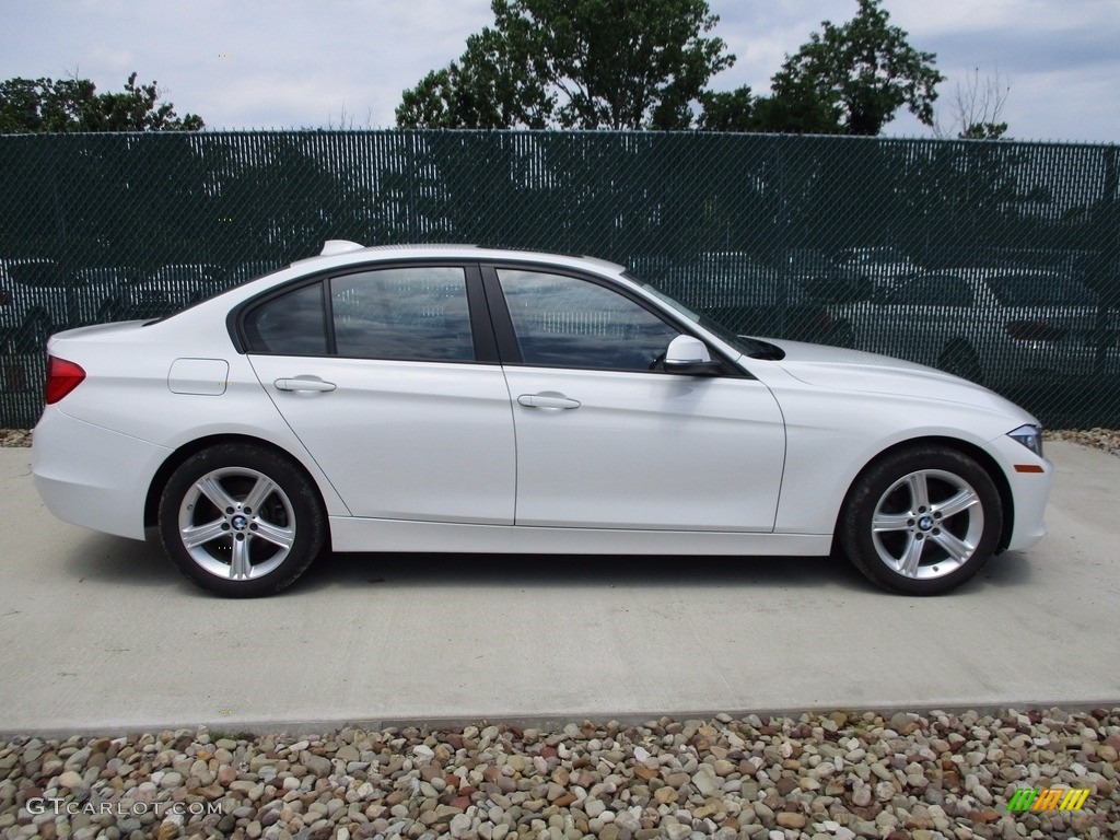 2015 3 Series 320i xDrive Sedan - Alpine White / Black photo #2