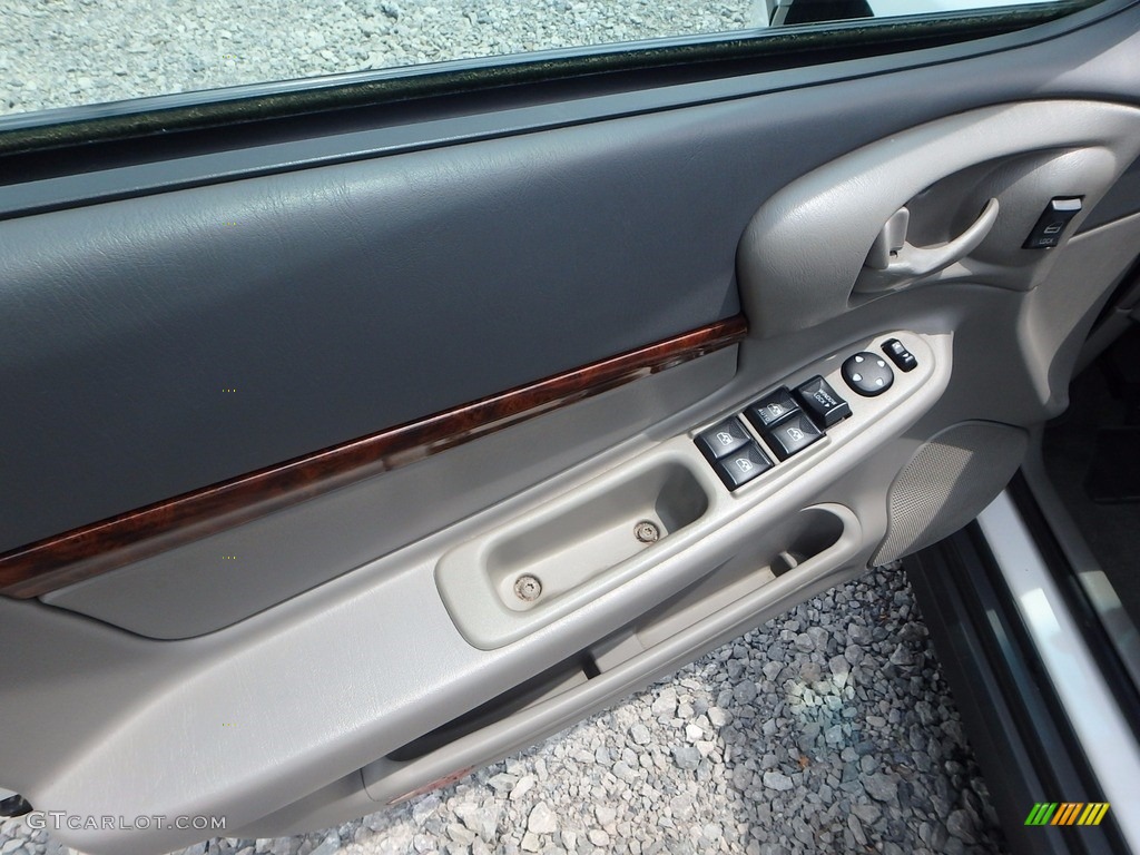 2002 Impala  - White / Medium Gray photo #12