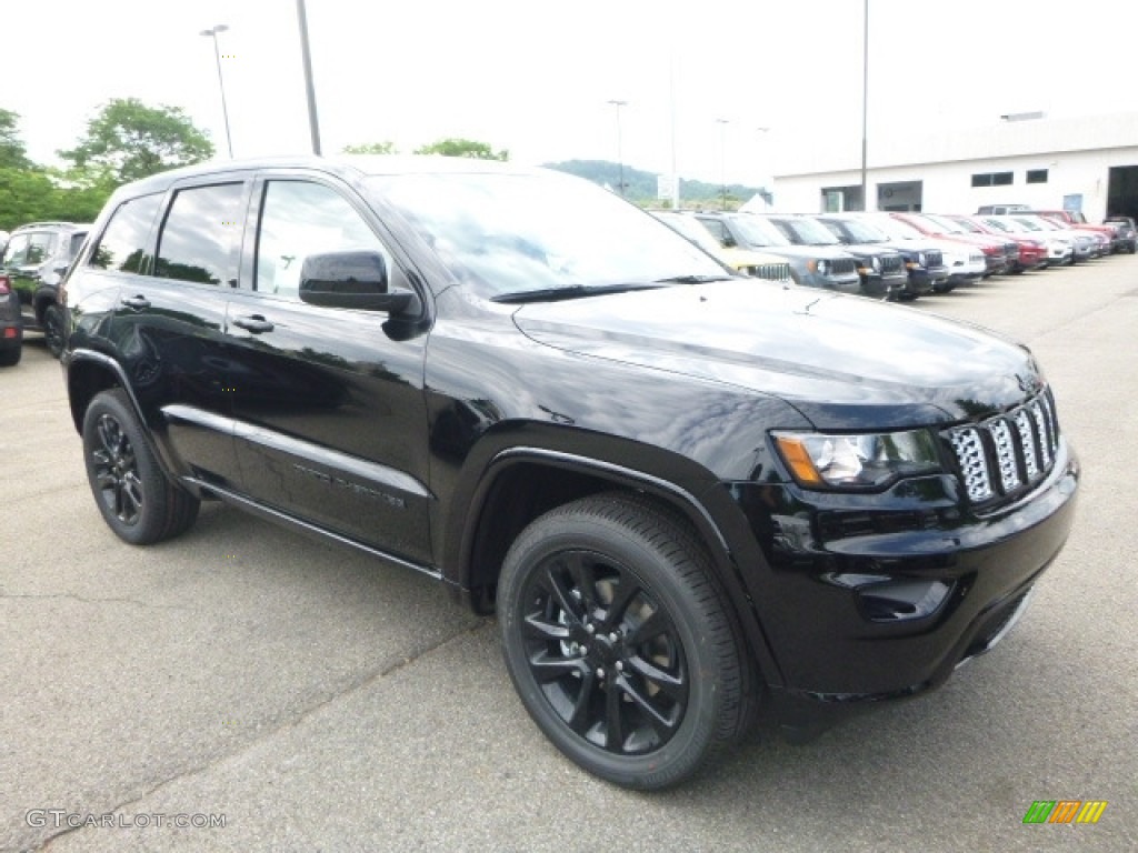 2017 Grand Cherokee Laredo 4x4 - Diamond Black Crystal Pearl / Black photo #7