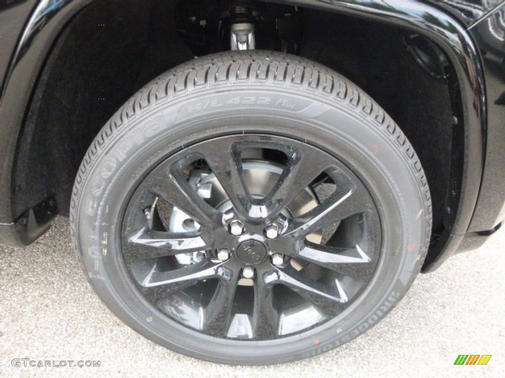 2017 Grand Cherokee Laredo 4x4 - Diamond Black Crystal Pearl / Black photo #9