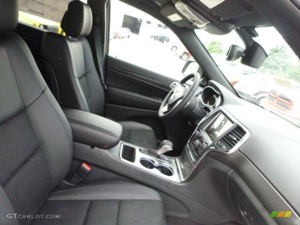 2017 Grand Cherokee Laredo 4x4 - Diamond Black Crystal Pearl / Black photo #10