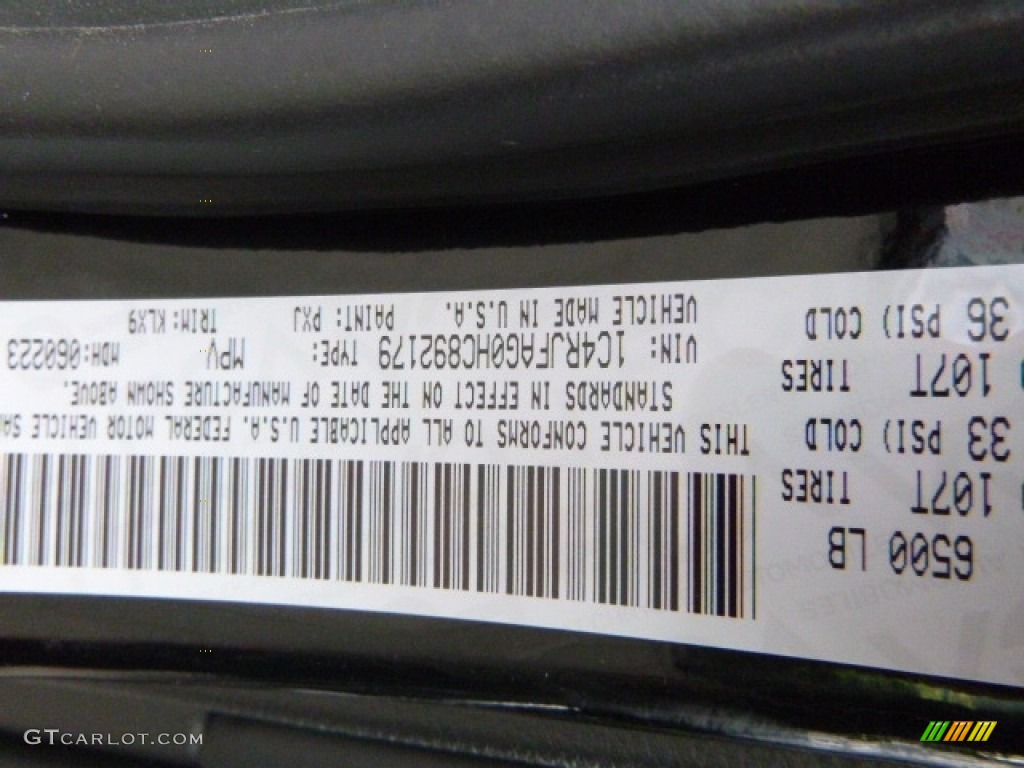 2017 Grand Cherokee Laredo 4x4 - Diamond Black Crystal Pearl / Black photo #15