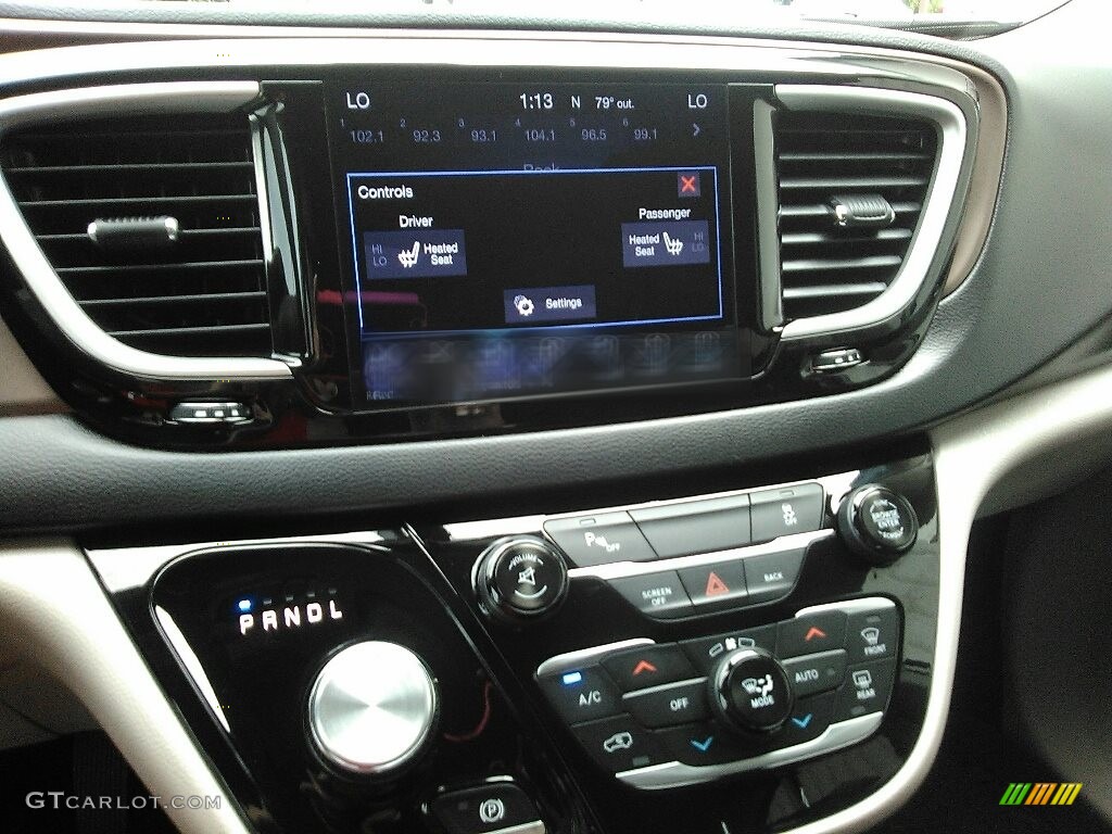 2017 Pacifica Touring L - Molten Silver / Black/Alloy photo #14