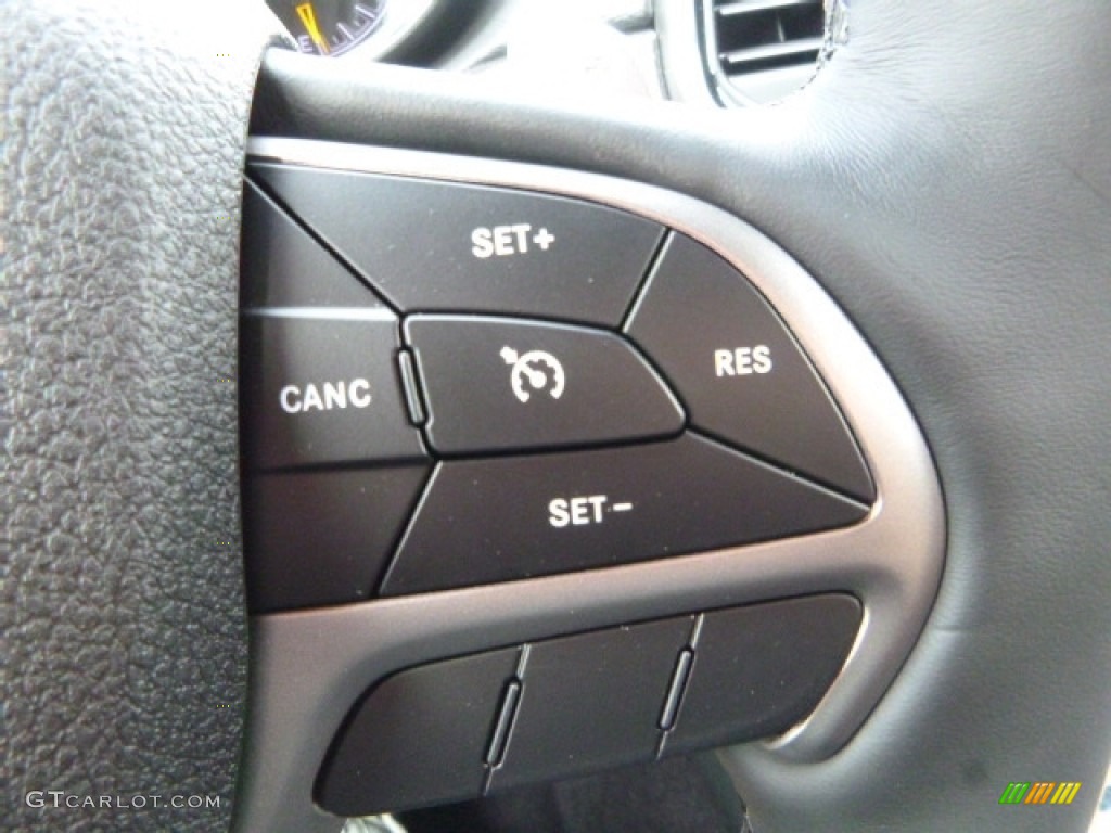 2017 Grand Cherokee Laredo 4x4 - Diamond Black Crystal Pearl / Black photo #19