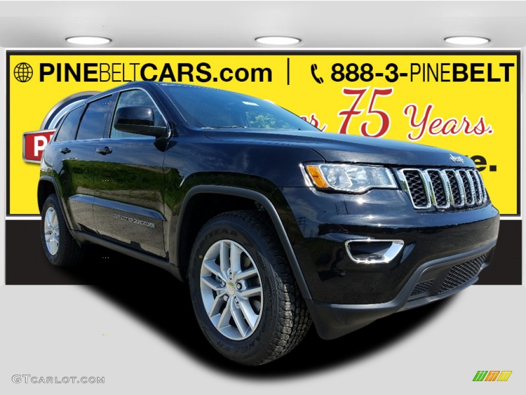 2017 Grand Cherokee Laredo 4x4 - Diamond Black Crystal Pearl / Black photo #1