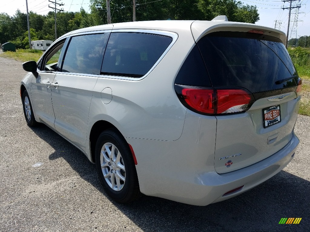 2017 Pacifica Touring - Tusk White / Cognac/Alloy/Toffee photo #4