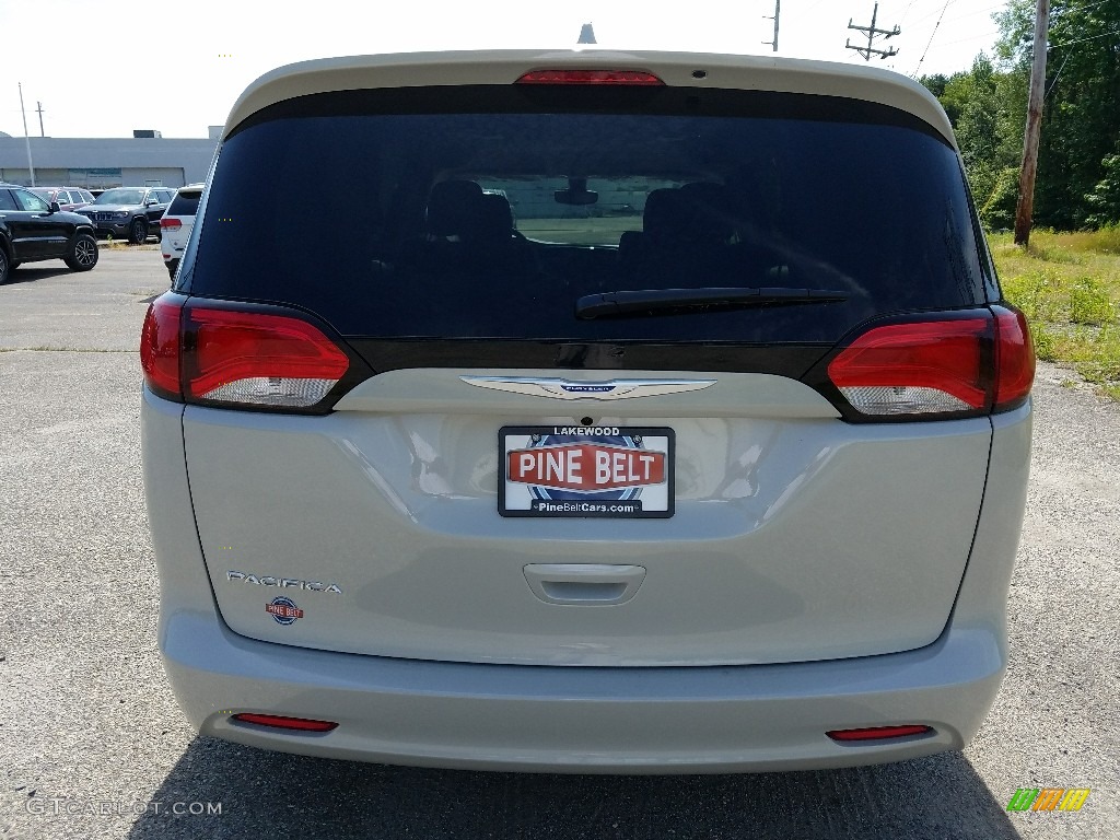 2017 Pacifica Touring - Tusk White / Cognac/Alloy/Toffee photo #5