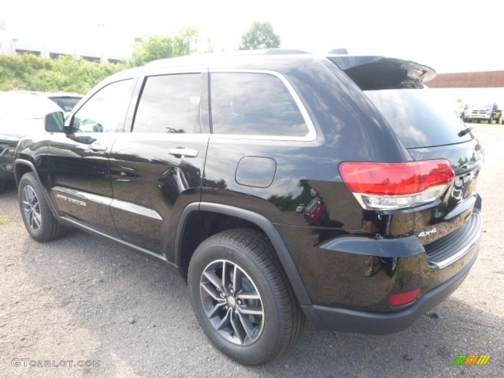 2017 Grand Cherokee Limited 4x4 - Diamond Black Crystal Pearl / Black photo #3