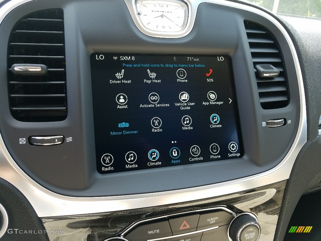 2017 Chrysler 300 Limited AWD Controls Photos
