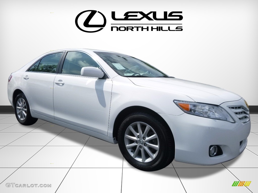 2011 Camry XLE - Super White / Bisque photo #1