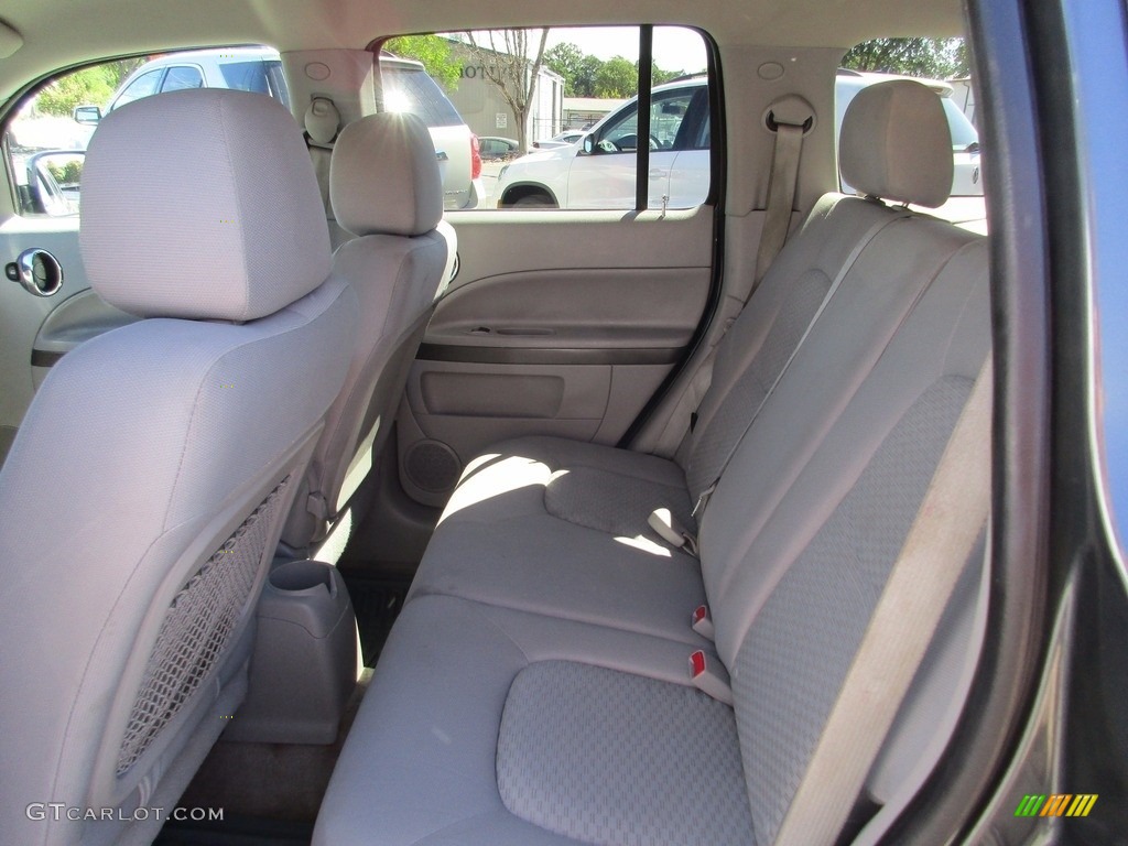 2011 HHR LT - Cyber Gray Metallic / Gray photo #11