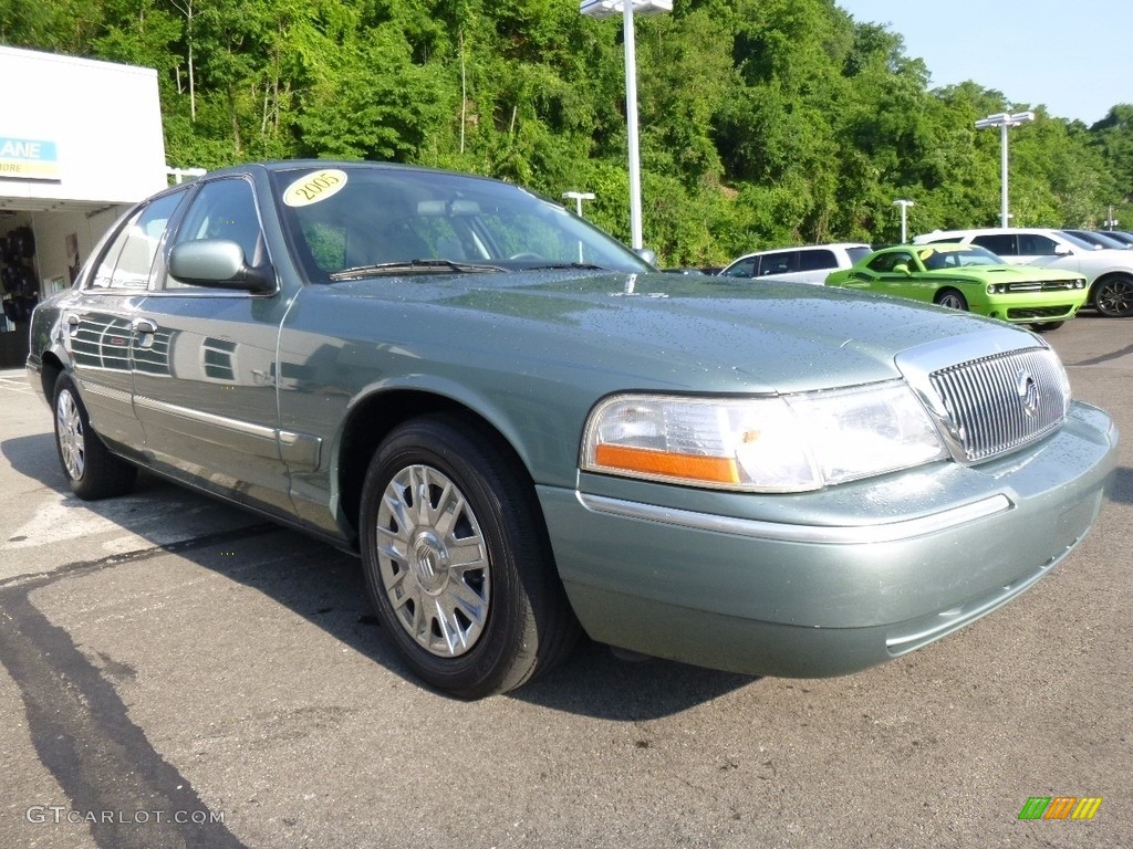 2005 Grand Marquis GS - Light Ice Blue Metallic / Light Flint photo #7