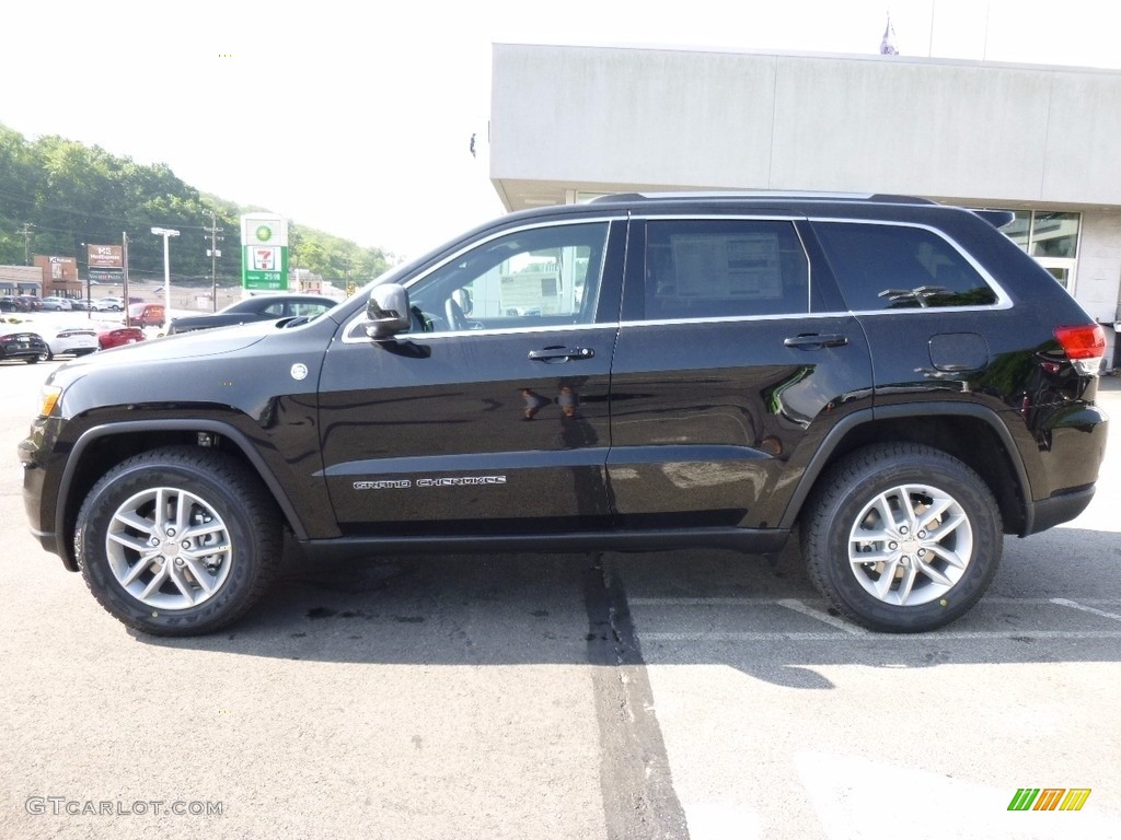 2017 Grand Cherokee Laredo 4x4 - Diamond Black Crystal Pearl / Black photo #2