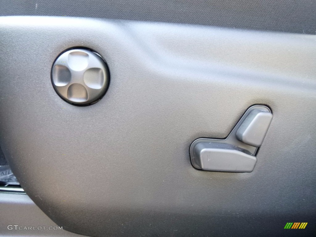 2017 Grand Cherokee Laredo 4x4 - Diamond Black Crystal Pearl / Black photo #17