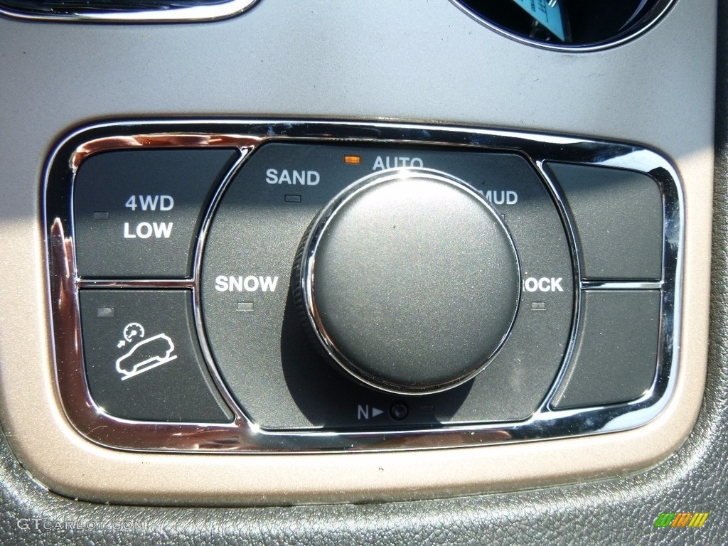 2017 Grand Cherokee Laredo 4x4 - Diamond Black Crystal Pearl / Black photo #18