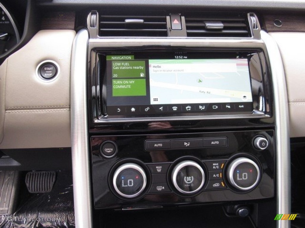 2017 Land Rover Discovery HSE Controls Photo #121082577