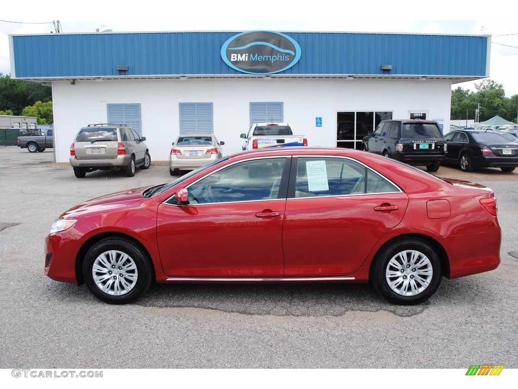 2014 Camry LE - Barcelona Red Metallic / Ivory photo #2