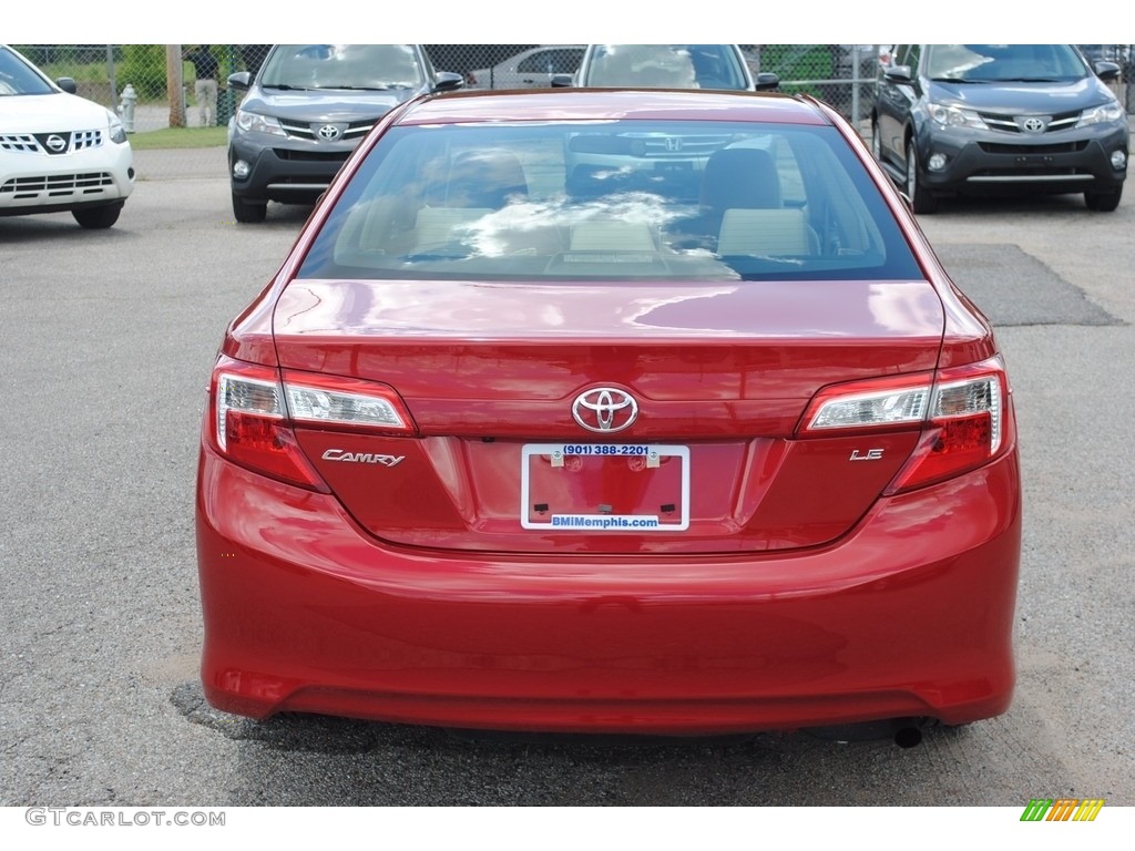 2014 Camry LE - Barcelona Red Metallic / Ivory photo #4