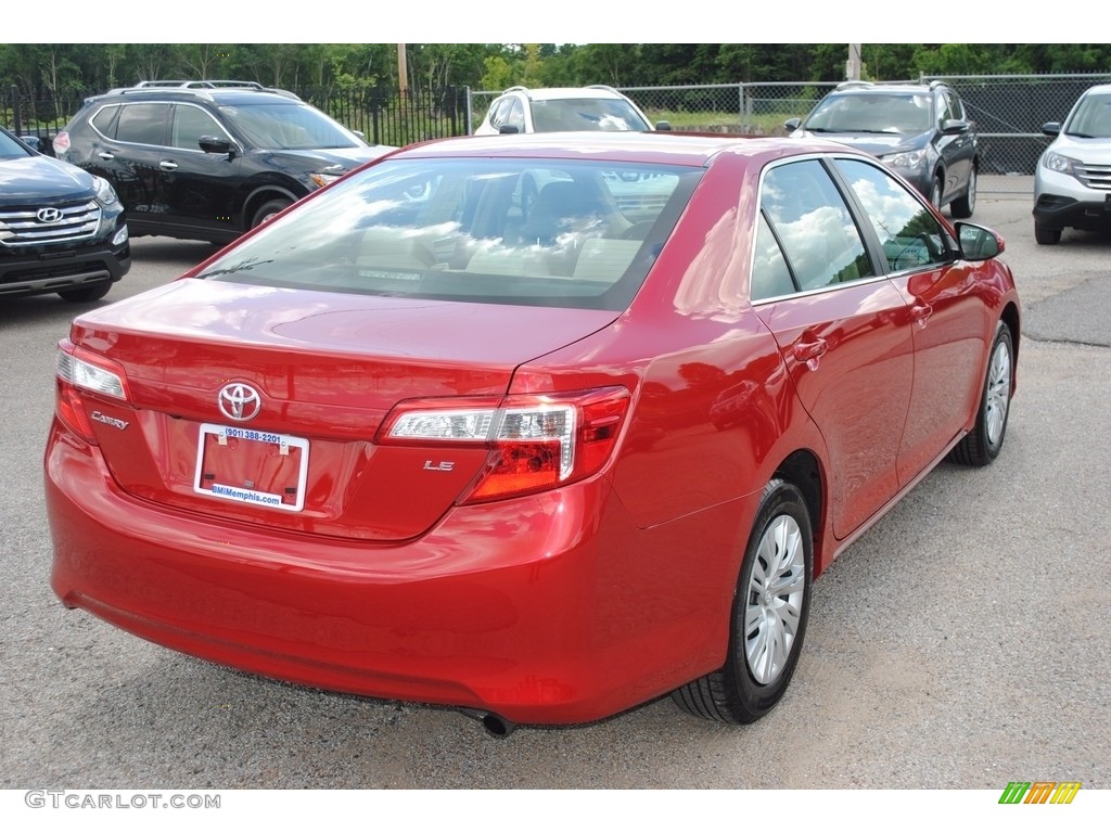2014 Camry LE - Barcelona Red Metallic / Ivory photo #5