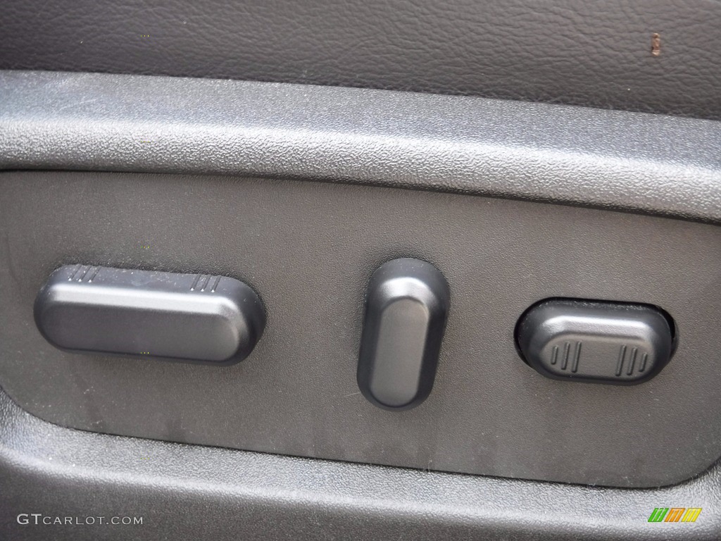 2015 Explorer XLT 4WD - Magnetic / Charcoal Black photo #16