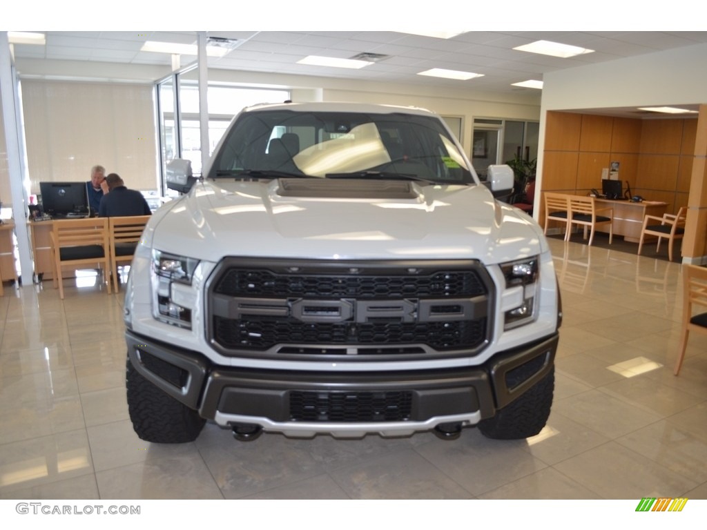 2017 F150 SVT Raptor SuperCrew 4x4 - Avalanche / Raptor Black photo #4