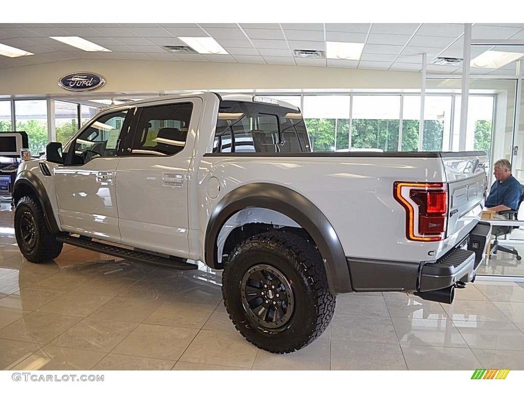 2017 F150 SVT Raptor SuperCrew 4x4 - Avalanche / Raptor Black photo #20