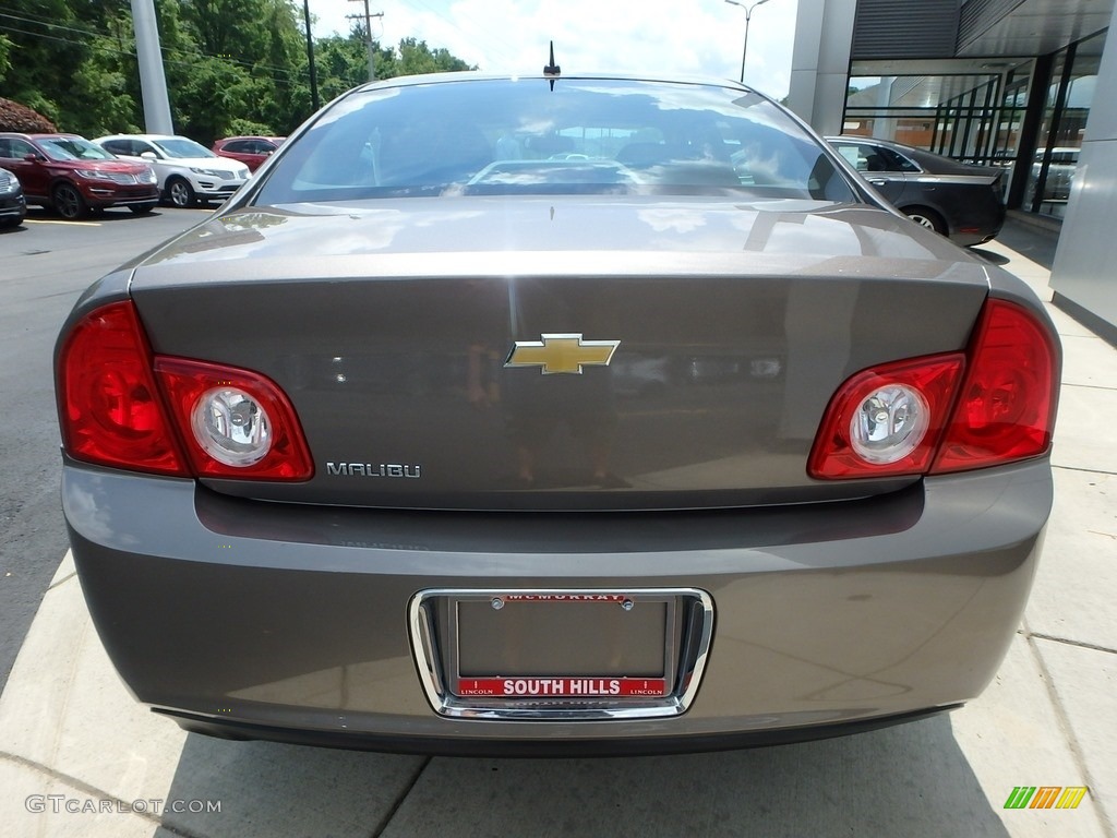 2010 Malibu LS Sedan - Mocha Steel Metallic / Cocoa/Cashmere photo #4