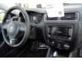 Black - Jetta SE Sedan Photo No. 19