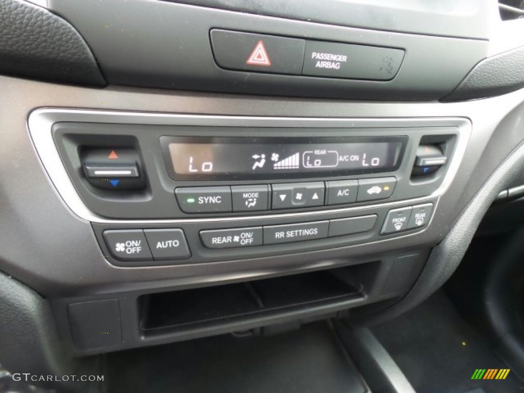 2017 Honda Ridgeline RTS AWD Controls Photos
