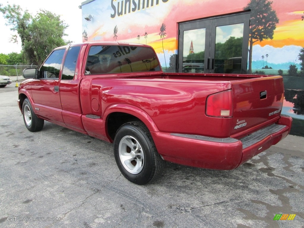 2000 S10 LS Extended Cab - Dark Cherry Red Metallic / Medium Gray photo #6